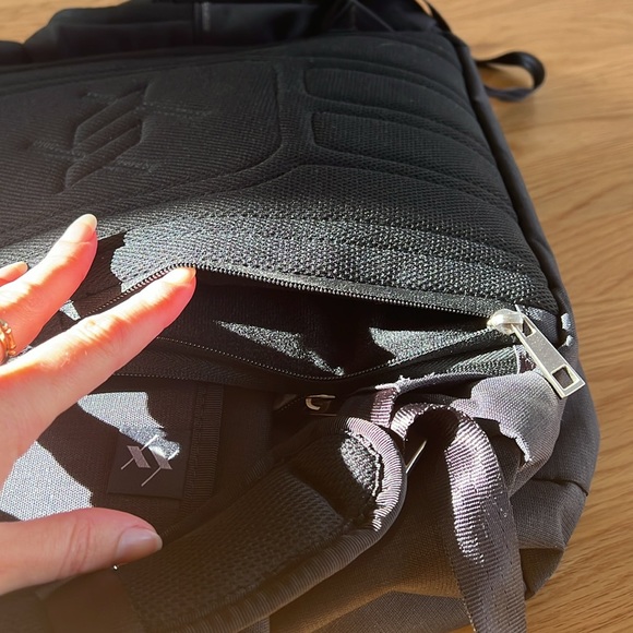 JuJuBe XY Collection Hatch Backpack Dad/Mom Diaper Bag Changing Pad - Carbon - Picture 6 of 10